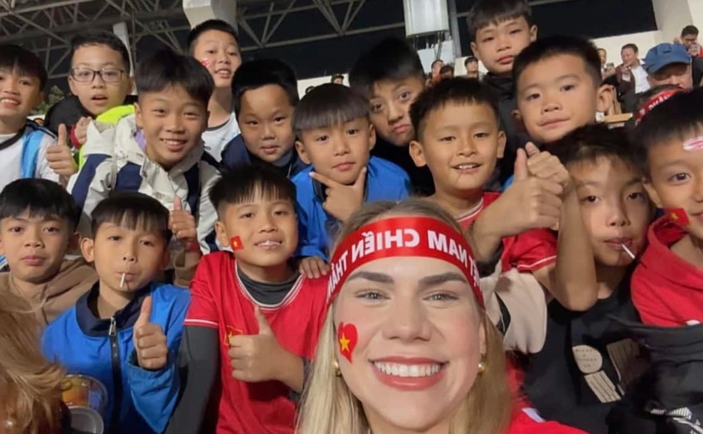 Khoảnh khắc Xuân Son tạo hình trái tim với Tiến Linh gây sốt mạng - 3 Khoảnh khắc Xuân Son tạo hình trái tim với Tiến Linh gây sốt mạng - 3