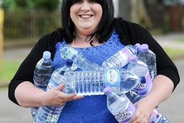 Người phụ nữ uống 25 lít nước mỗi ngày