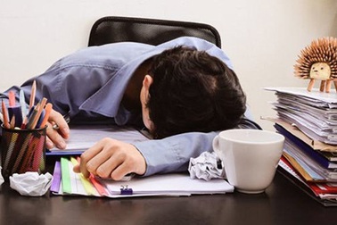 Không rượu bia, thuốc lá, kỹ sư 48 tuổi bất ngờ xuất huyết não do tham công tiếc việc