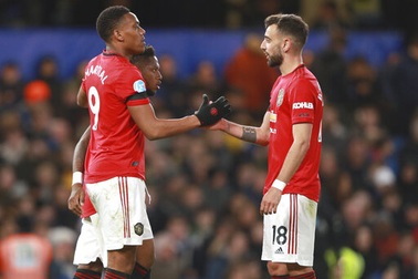 Chelsea 0-2 Man Utd: Những pha bóng bổng và VAR