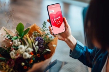 Nghe lời "bố đơn thân" trên mạng, người phụ nữ ở Hà Nội mất 4 tỷ đồng