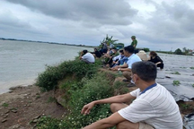 Hàng loạt vụ ôm con tự tử: Đừng tước đi mạng sống những đứa trẻ vô tội!