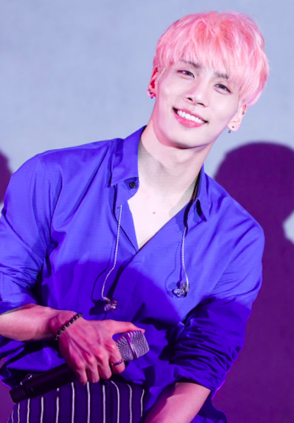 Ca sĩ người Mỹ bị la ó vì dùng ảnh tang lễ của Jonghyun quảng bá tour diễn - 2 Ca sĩ người Mỹ bị la ó vì dùng ảnh tang lễ của Jonghyun quảng bá tour diễn - 2