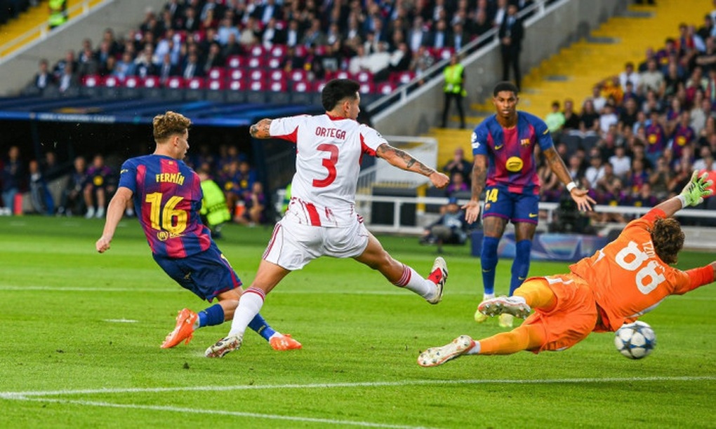 Rashford lập cú đúp, Barcelona thắng 6-1 ở Champions League - 1