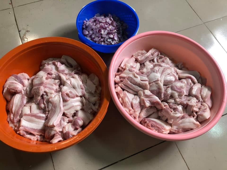 Đắk Lắk: Thầy giáo gói cả trăm chiếc bánh chưng gửi vào khu cách ly - 5 Đắk Lắk: Thầy giáo gói cả trăm chiếc bánh chưng gửi vào khu cách ly - 5