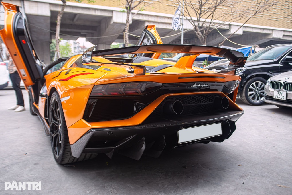 Mua lại siêu xe Lamborghini, đại gia Hà Nội lỗ hơn 5 tỷ đồng sau 5.000km - 6 Mua lại siêu xe Lamborghini, đại gia Hà Nội lỗ hơn 5 tỷ đồng sau 5.000km - 6