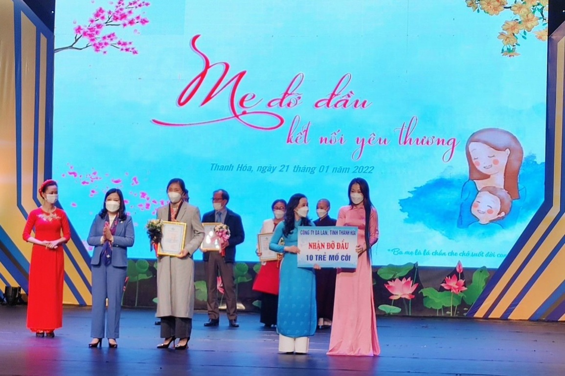 Tình yêu thương kết nối từ những người mẹ đỡ đầu - 2 Tình yêu thương kết nối từ những người mẹ đỡ đầu - 2