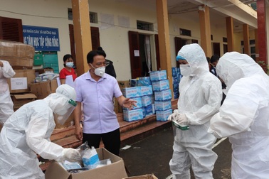 Phát hiện một ca dương tính, 84 cán bộ y tế vội lên đường chống dịch