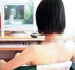 Hoảng vì con trẻ “khoe hàng”