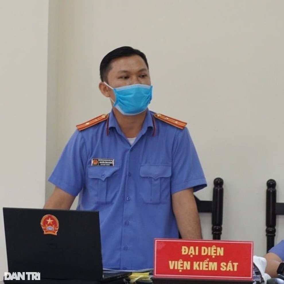 Trương Châu Hữu Danh đọc tên xin lỗi từng người, xin giảm nhẹ hình phạt - 1 Trương Châu Hữu Danh đọc tên xin lỗi từng người, xin giảm nhẹ hình phạt - 1