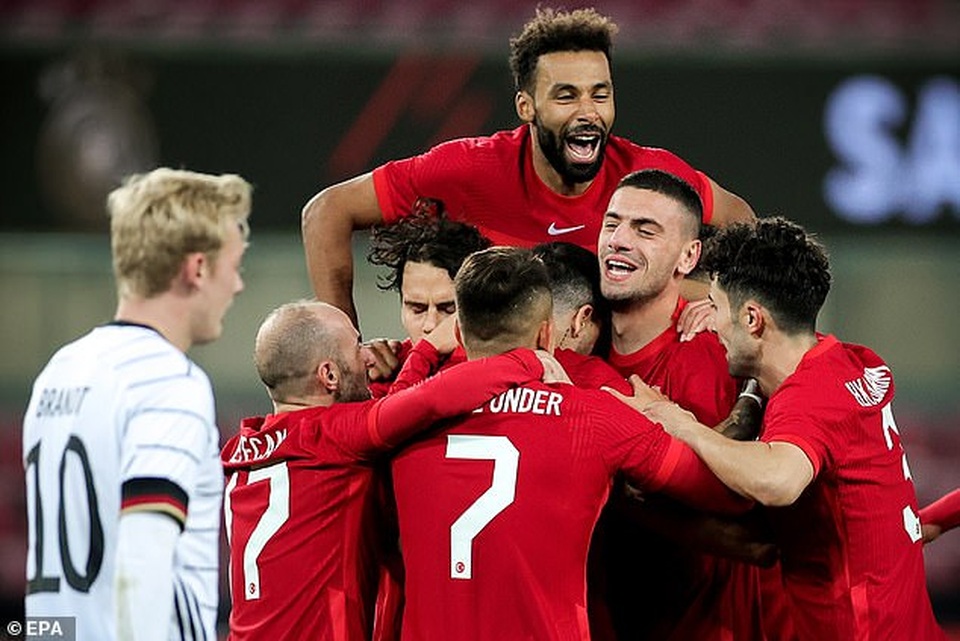 C.Ronaldo nhạt nhòa, Tây Ban Nha bất phân thắng bại với Bồ Đào Nha - 8 C.Ronaldo nhạt nhòa, Tây Ban Nha bất phân thắng bại với Bồ Đào Nha - 8