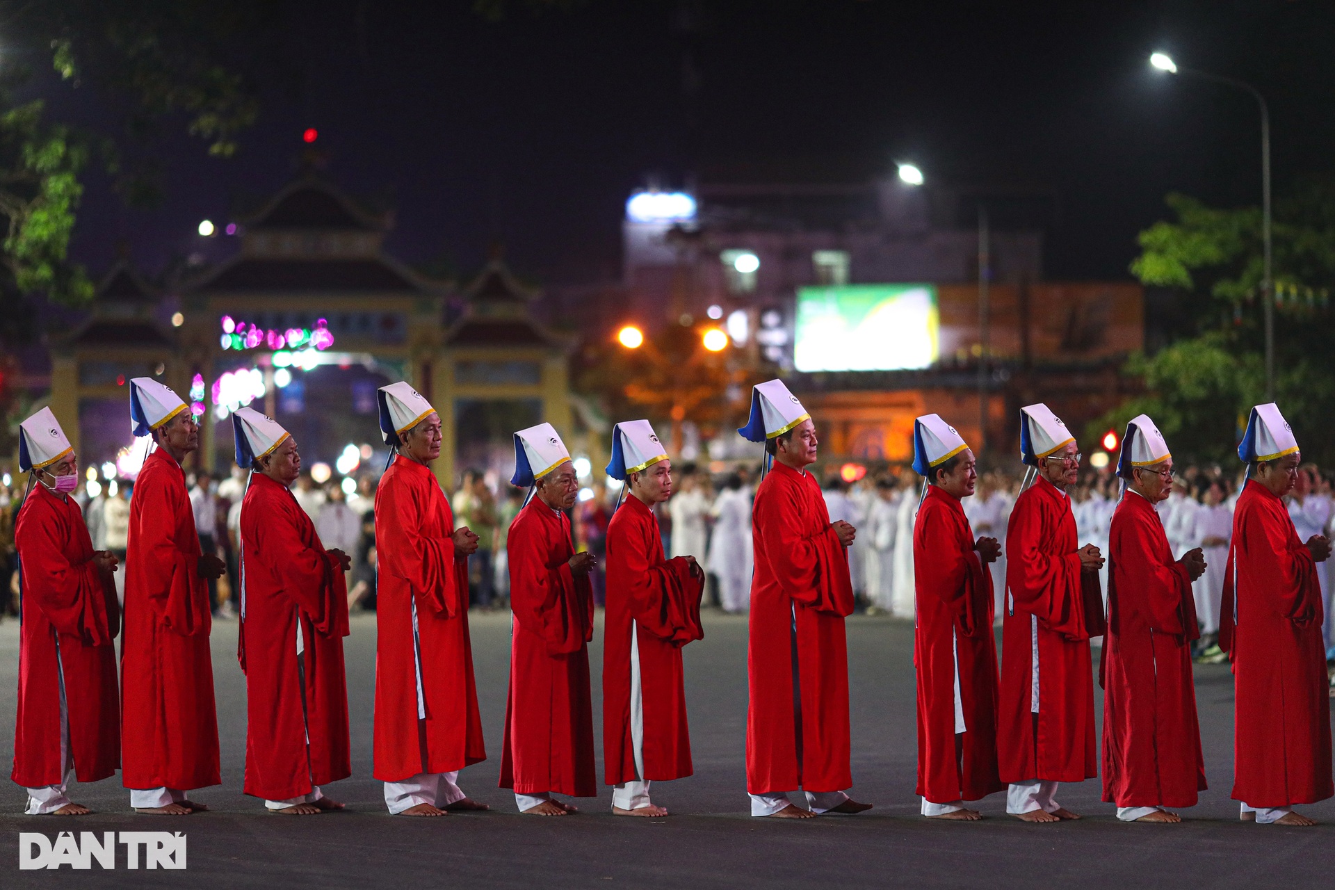 Người hành hương căng màn, mắc võng chờ dự Hội yến Diêu Trì Cung - 11 Người hành hương căng màn, mắc võng chờ dự Hội yến Diêu Trì Cung - 11