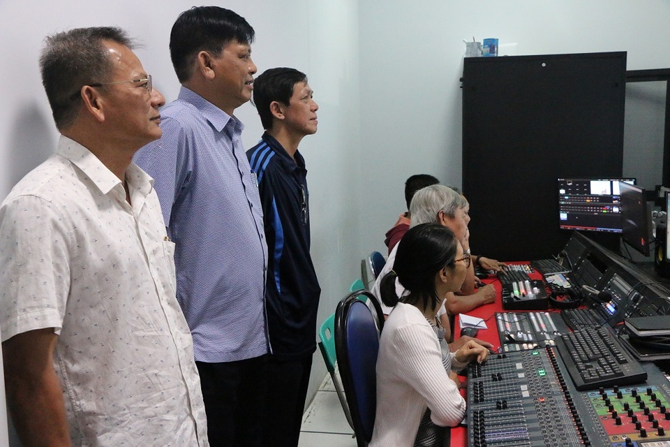 Đồng Nai cho học sinh nghỉ đến hết tháng 2, ôn tập qua truyền hình - 1 Đồng Nai cho học sinh nghỉ đến hết tháng 2, ôn tập qua truyền hình - 1