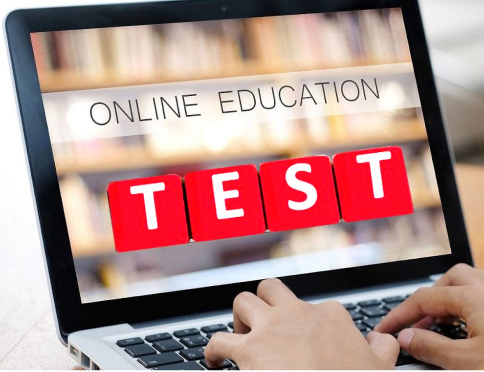 Thi online, trực tuyến cũng rất căng sinh viên khó quay cóp, mở tài liệu - 1 Thi online, trực tuyến cũng rất căng sinh viên khó quay cóp, mở tài liệu - 1