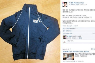 Tổng thống Hàn Quốc khoe được tặng áo "độc"