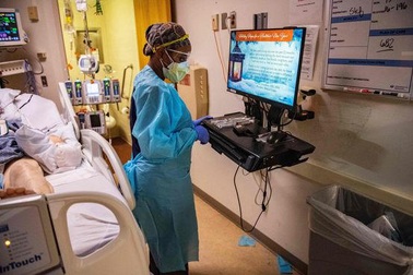 Omicron gây bệnh như thế nào ở người lớn đã tiêm chủng?