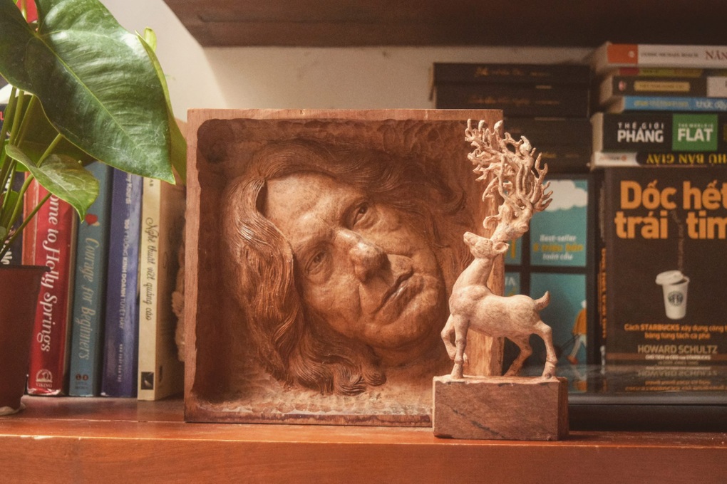 Bỏ đại học, nam thanh niên theo đuổi nghề khắc gỗ không giống ai - 3 Bỏ đại học, nam thanh niên theo đuổi nghề khắc gỗ không giống ai - 3