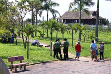 Du khách nước ngoài tử vong khi đang thăm di tích Hiền Lương