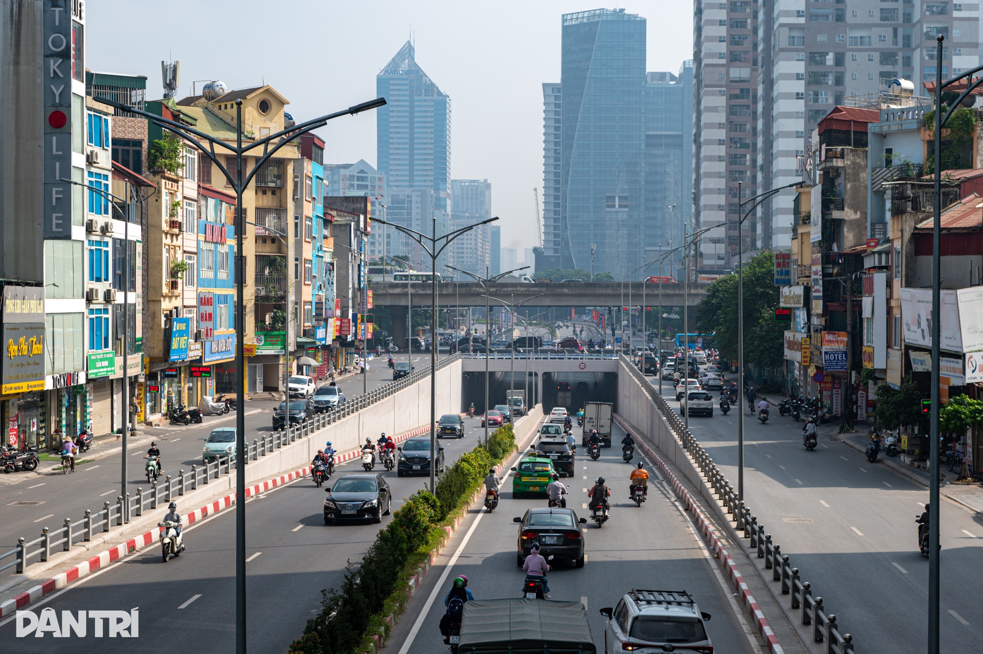 Hiện trạng nút giao dự kiến xây dựng hầm chui thứ 6 tại Hà Nội - 11 Hiện trạng nút giao dự kiến xây dựng hầm chui thứ 6 tại Hà Nội - 11