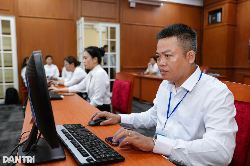 Sau 1 tháng, bộ máy chính quyền 2 cấp của TPHCM vận hành ra sao? - 3 Sau 1 tháng, bộ máy chính quyền 2 cấp của TPHCM vận hành ra sao? - 3