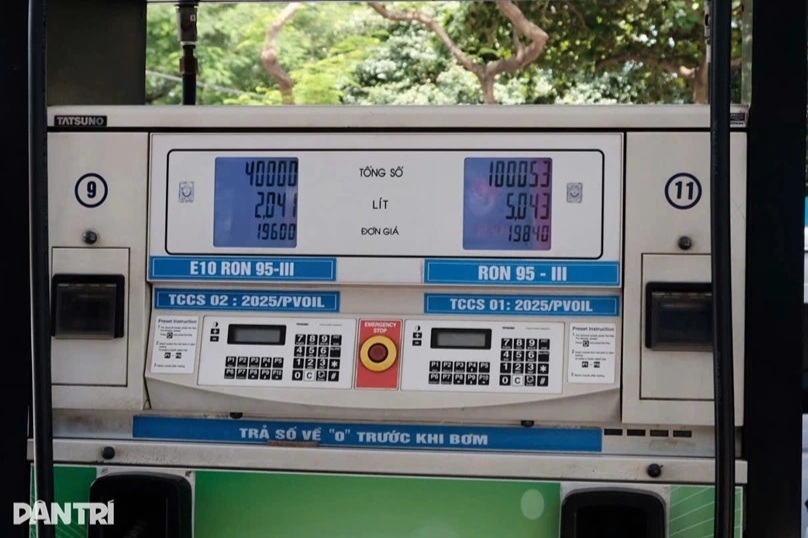 Xe sang, phân khối lớn tại TPHCM vẫn có thể đổ xăng “xịn”, 21.540 đồng/lít - 4