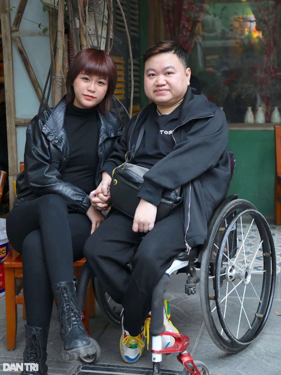 Cô gái Hà Nội xinh đẹp và tình yêu với chàng trai từng 200 lần gãy xương - 2 Cô gái Hà Nội xinh đẹp và tình yêu với chàng trai từng 200 lần gãy xương - 2