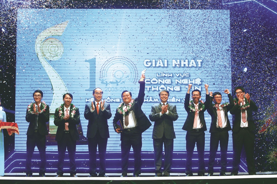 Giải thưởng Nhân tài Đất Việt: Tôn vinh tri thức thời đại và trí tuệ Việt - 10 Giải thưởng Nhân tài Đất Việt: Tôn vinh tri thức thời đại và trí tuệ Việt - 10