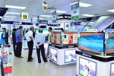 Tivi màn hình lớn ngày càng dễ mua