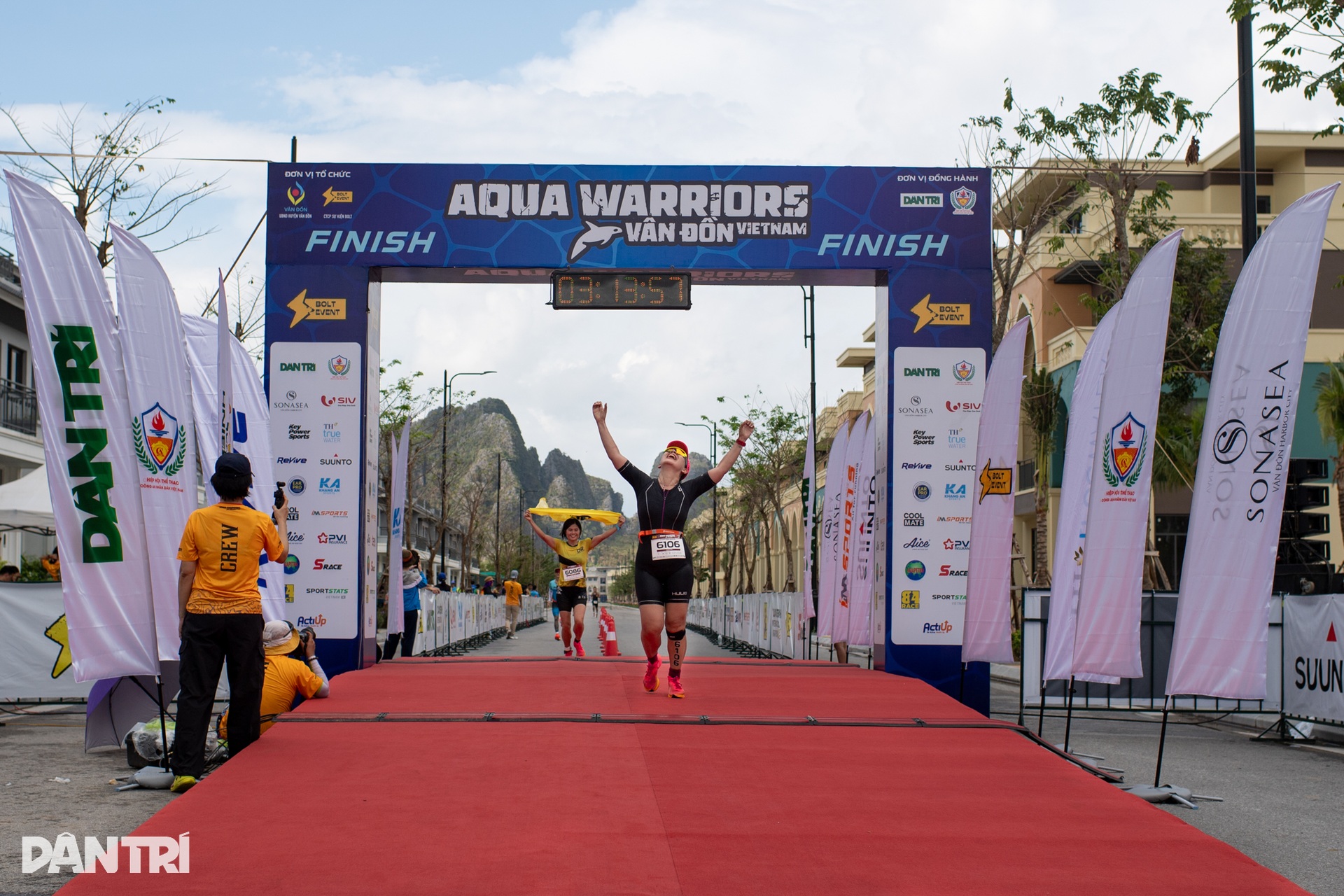 1.200 VĐV căng sức thi đấu bơi - chạy ở giải Aquathlon Warriors Van Don - 14 1.200 VĐV căng sức thi đấu bơi - chạy ở giải Aquathlon Warriors Van Don - 14