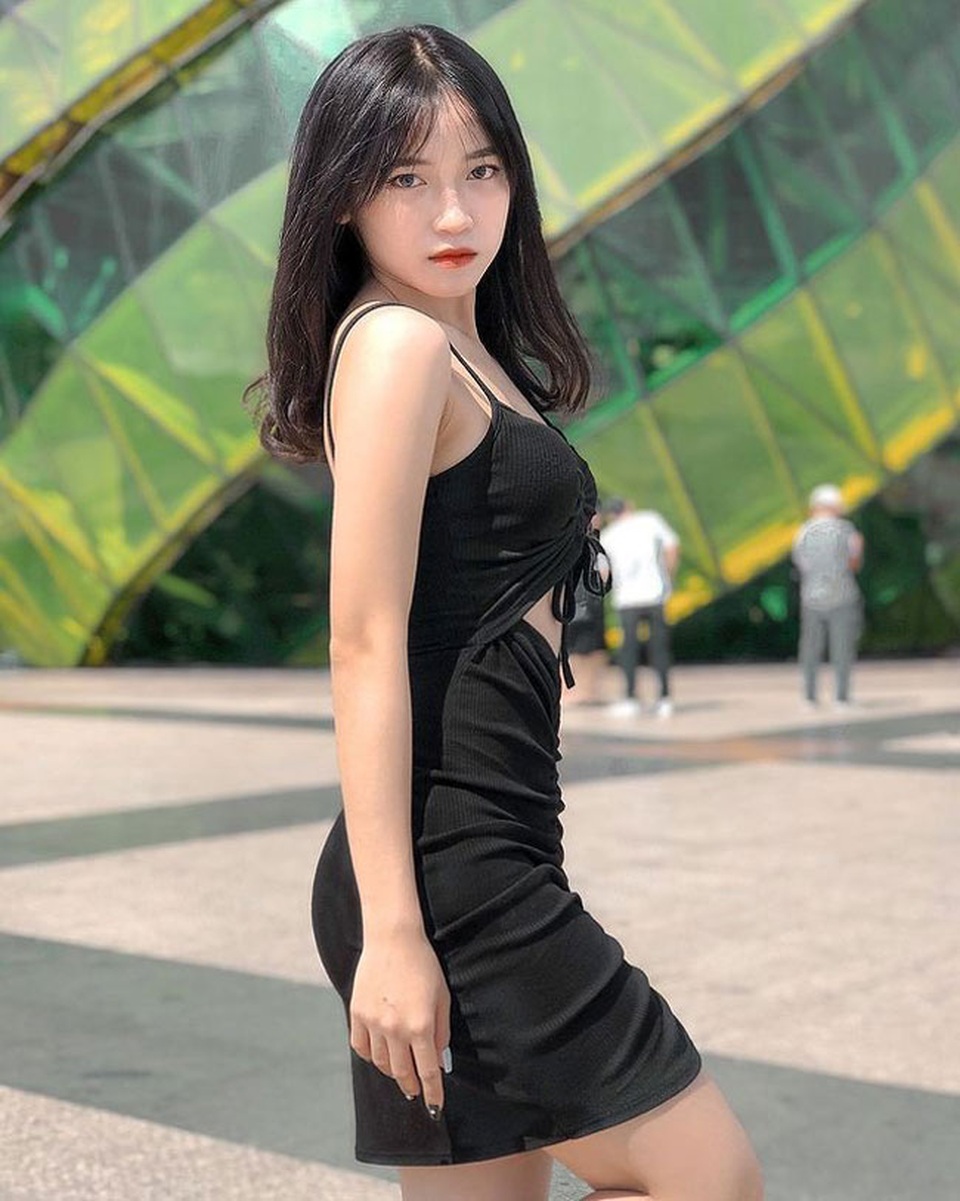 Bị cười cợt vì kém xinh, cô gái lột xác khiến bao người sửng sốt - 2 Bị cười cợt vì kém xinh, cô gái lột xác khiến bao người sửng sốt - 2