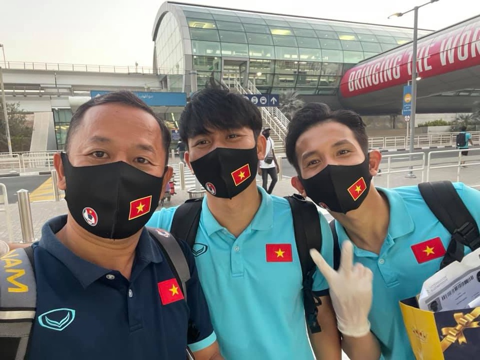 Đội tuyển Việt Nam chia tay UAE, háo hức về nước - 1 Đội tuyển Việt Nam chia tay UAE, háo hức về nước - 1
