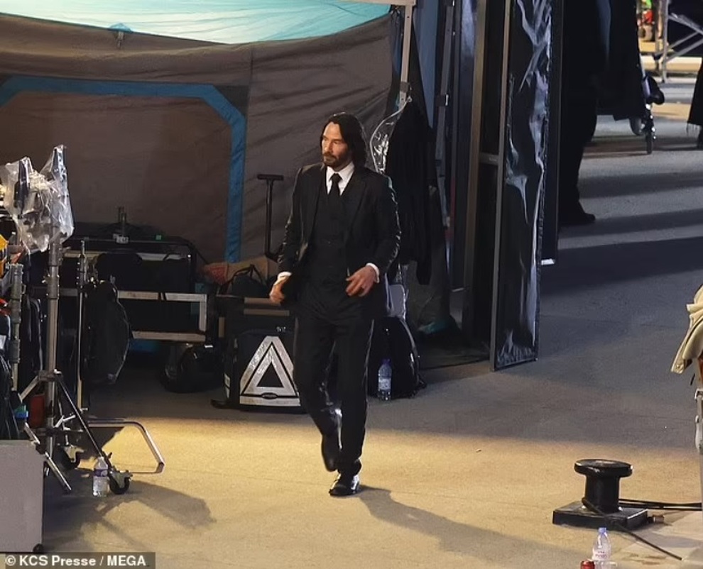 Tài tử Keanu Reeves phong độ ấn tượng ở tuổi 57 - 3 Tài tử Keanu Reeves phong độ ấn tượng ở tuổi 57 - 3