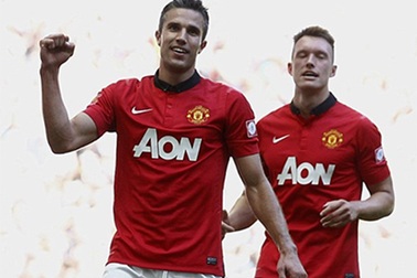 Van Persie tỏa sáng, MU giành Community Shield