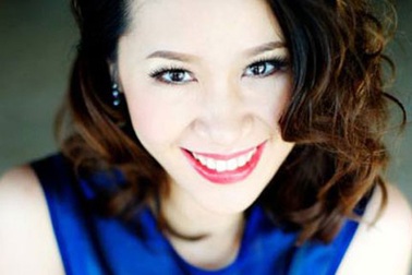 Hoa hậu thân thiện Dương Thùy Linh lạ lẫm với hạnh phúc làm mẹ