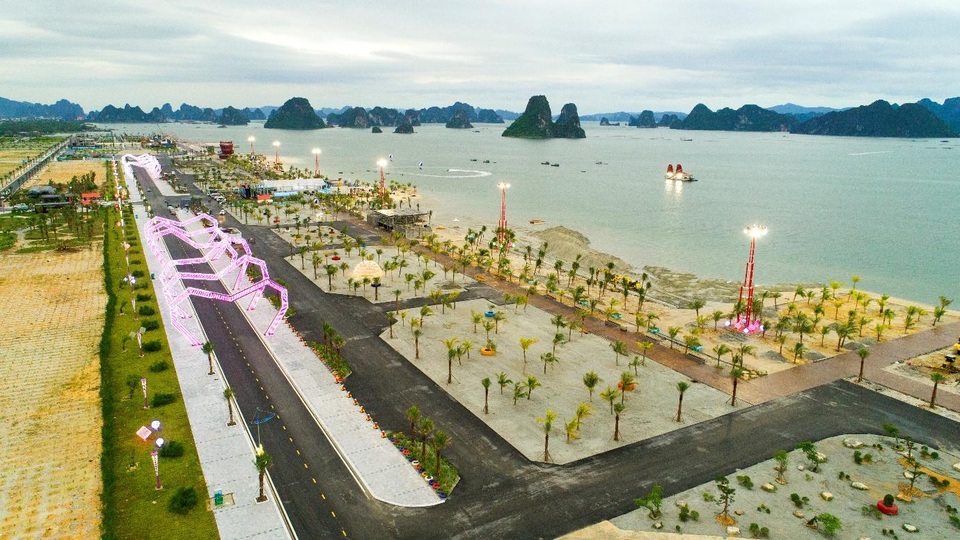 Nhà đầu tư “chọn mặt gửi vàng” đất nền ven biển Vân Đồn - 1 Nhà đầu tư “chọn mặt gửi vàng” đất nền ven biển Vân Đồn - 1