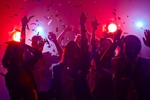 Báo động những "bữa tiệc Covid-19" của giới trẻ Mỹ