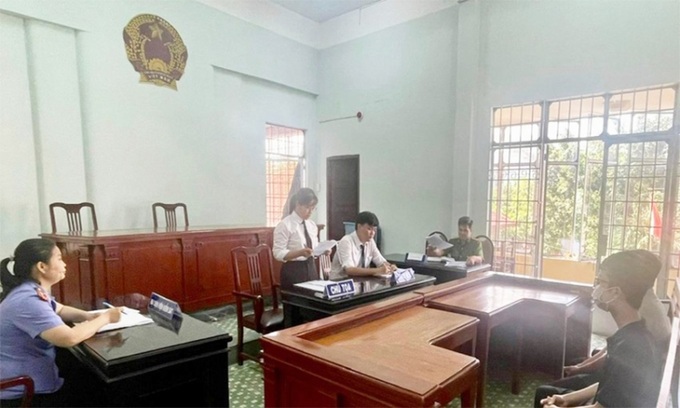 Phiên họp xét xử Nguyễn Minh Dang về hành vi giết người.