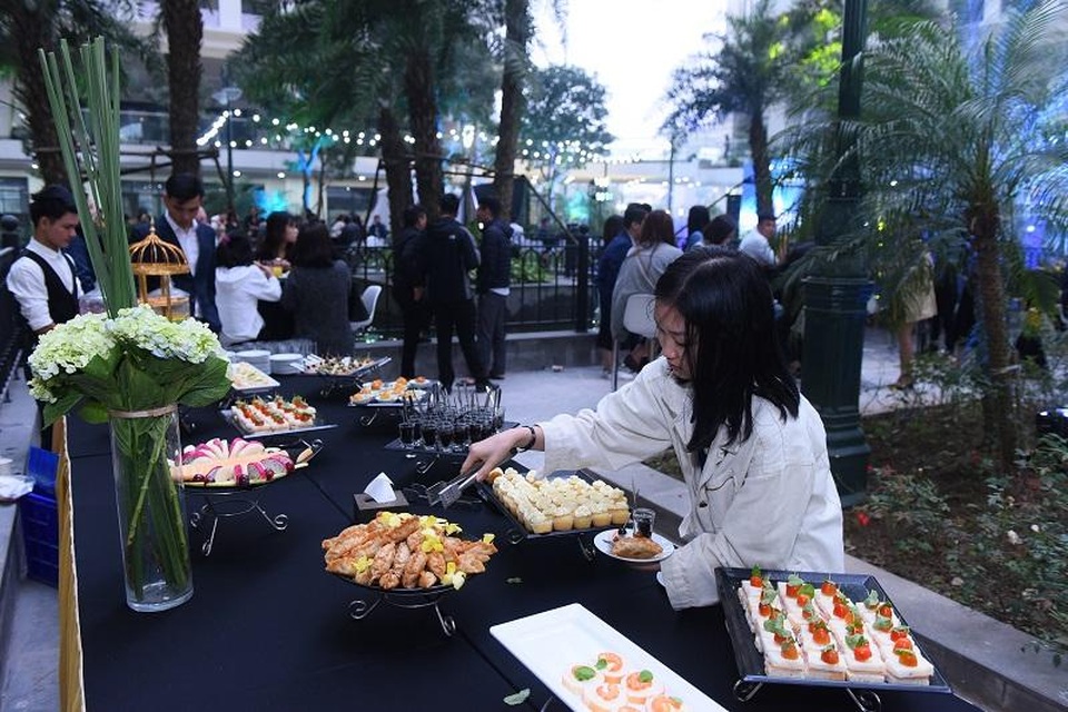 Lạc bước vào khu vườn đậm chất châu Âu trong lòng Hà Nội yên bình - 6