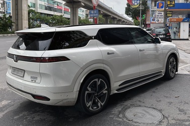 Doanh số VinFast VF 9 tăng gấp đôi, khách Việt đón nhận xe điện giá rẻ