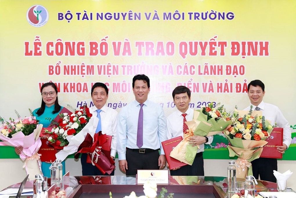 Bộ Tư pháp và Bộ TN-MT bổ nhiệm nhiều lãnh đạo cấp Vụ - 3 Bộ Tư pháp và Bộ TN-MT bổ nhiệm nhiều lãnh đạo cấp Vụ - 3