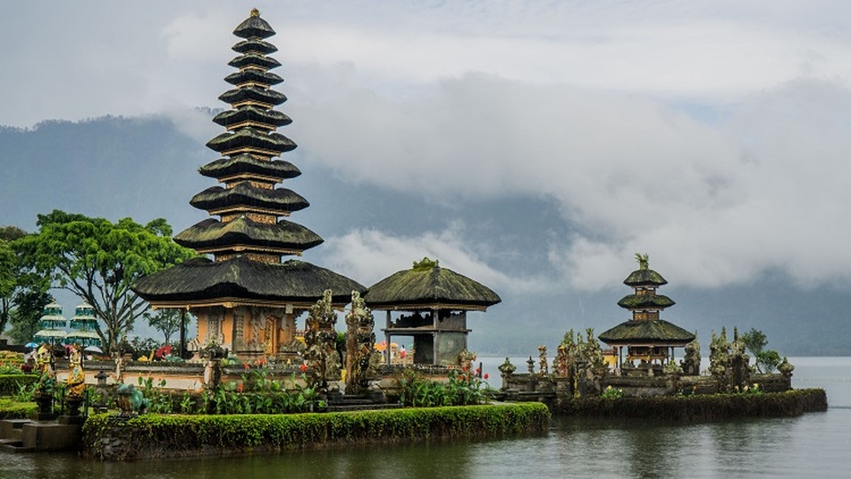 Những ngôi đền thiêng đẹp nhất Bali - 2 Những ngôi đền thiêng đẹp nhất Bali - 2
