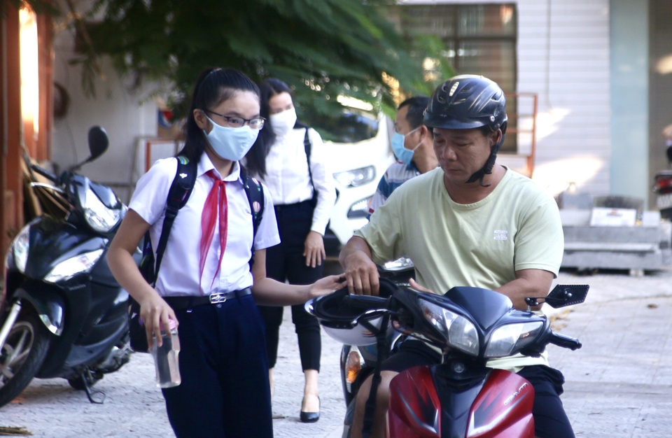 Nhiều địa phương cho học sinh nghỉ học để phòng tránh bão số 5 - 1