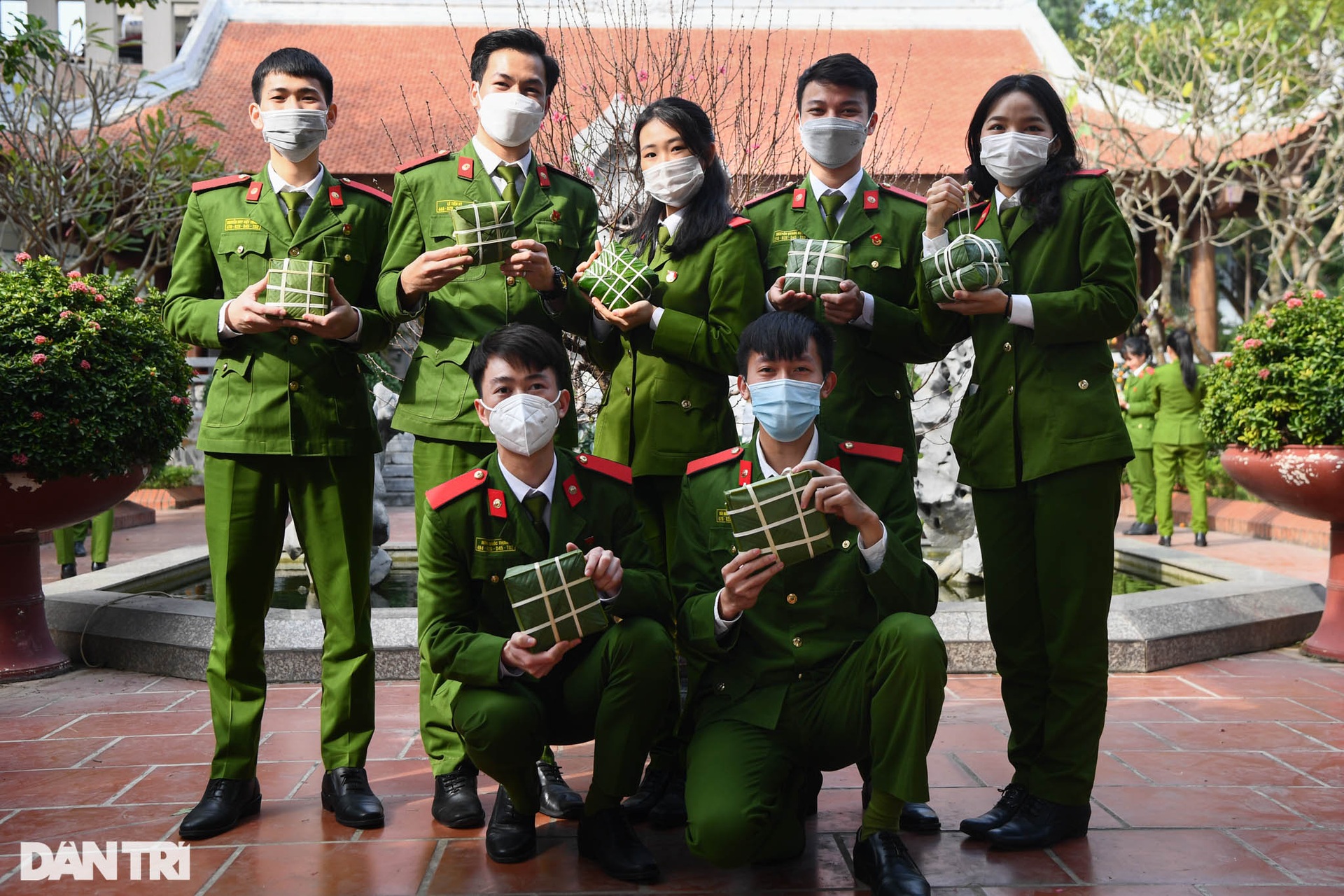 Chuyến xe mùa xuân đưa 300 học viên HV Cảnh sát nhân dân về quê đón Tết - 17 Chuyến xe mùa xuân đưa 300 học viên HV Cảnh sát nhân dân về quê đón Tết - 17