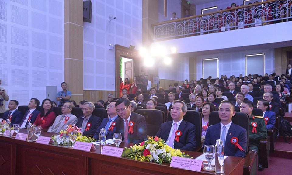 Trường Đại học Hà Nội kỷ niệm 60 năm thành lập - 4 Trường Đại học Hà Nội kỷ niệm 60 năm thành lập - 4