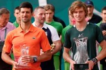 Djokovic thua Rublev ở trận chung kết Serbia Open 2022
