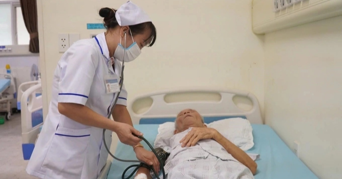 Phẫu thuật tim hở phức tạp và mạch máu cho bệnh nhân cao tuổi