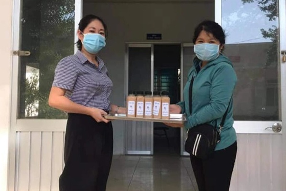 Nữ hộ lý chăm sóc bệnh nhân F0: Không nghĩ được nhiều người quan tâm vậy! - 6 Nữ hộ lý chăm sóc bệnh nhân F0: Không nghĩ được nhiều người quan tâm vậy! - 6