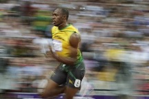 Clip những bước chạy thần tốc của Usain Bolt ở nội dung 200m