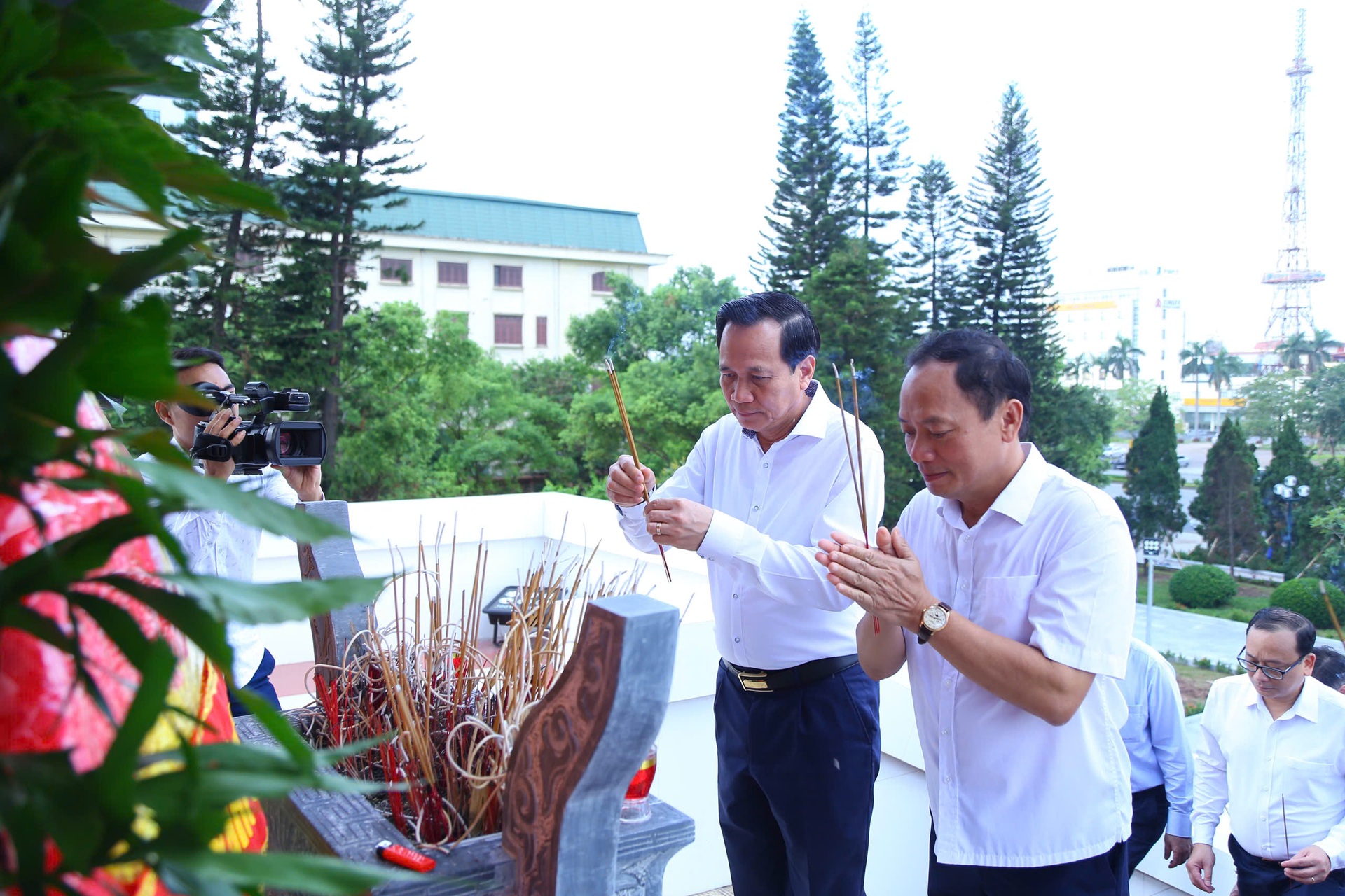 Bộ trưởng đốc thúc đầu tư nhân lực chất lượng cao để cất cánh - 3 Bộ trưởng đốc thúc đầu tư nhân lực chất lượng cao để cất cánh - 3