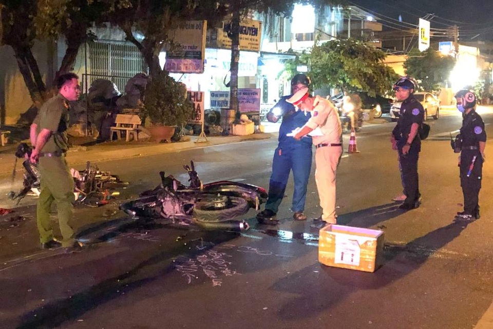 Va chạm xe máy đi ngược chiều, cán bộ đoàn khối doanh nghiệp tử vong - 1 Va chạm xe máy đi ngược chiều, cán bộ đoàn khối doanh nghiệp tử vong - 1